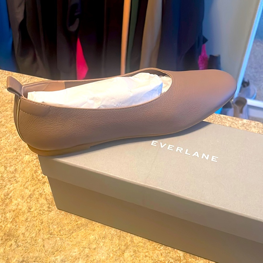 Nude flats